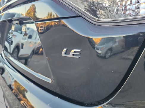 Used 2021 Toyota Corolla LE image 7