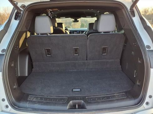 Used 2024 Buick Enclave Premium image 89