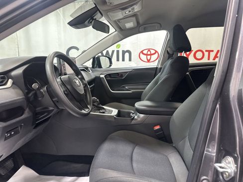 Used 2022 Toyota RAV4 LE image 22