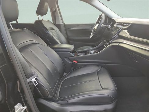 Used 2022 Jeep Grand Cherokee L Limited w/ Luxury Tech Group II image 33