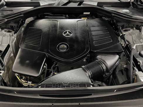 Certified 2025 Mercedes-Benz GLC 300 image 40