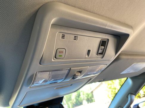 Used 2021 Nissan Titan SV w/ SV Convenience Package RWD image 62
