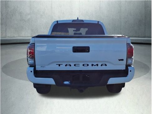 Used 2022 Toyota Tacoma TRD Sport image 6