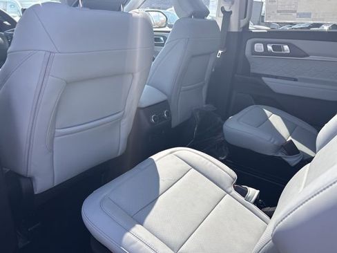 New 2026 Ford Explorer Platinum image 18