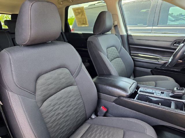 Used 2025 Nissan Pathfinder SV FWD image 46