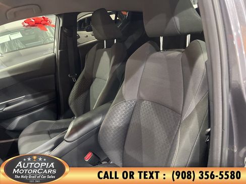 Used 2022 Toyota C-HR XLE FWD image 10
