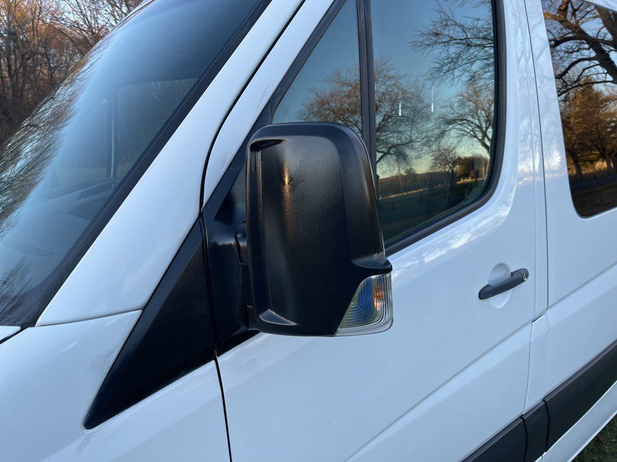 Used 2011 Freightliner Sprinter 2500 RWD image 3