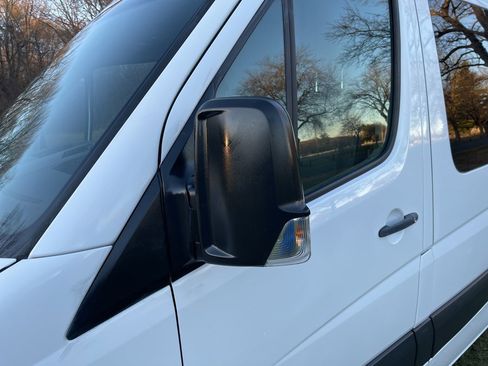 Used 2011 Freightliner Sprinter 2500 image 3