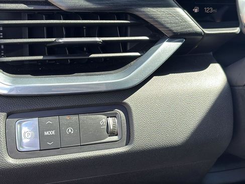 Certified 2025 GMC Acadia Elevation image 26