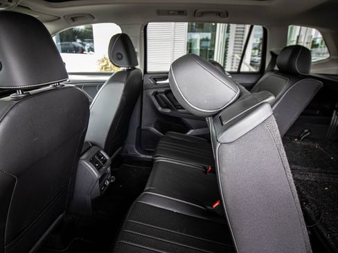Certified 2024 Volkswagen Tiguan SE FWD image 26