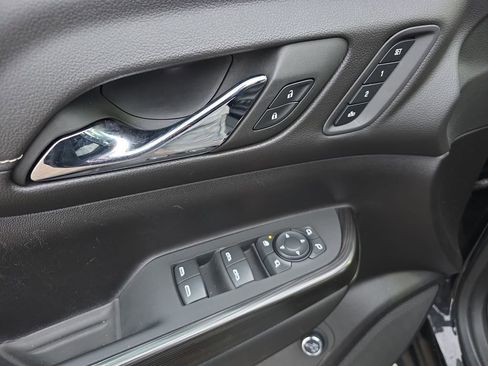 Certified 2023 GMC Acadia SLT w/ Preferred Package image 30