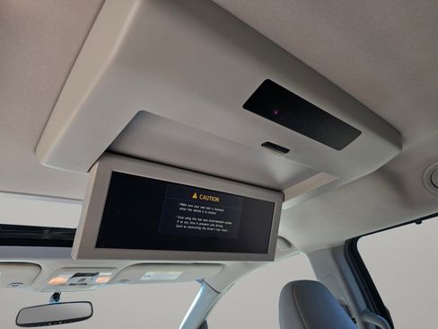 Used 2017 Toyota Sienna XLE Premium FWD image 7