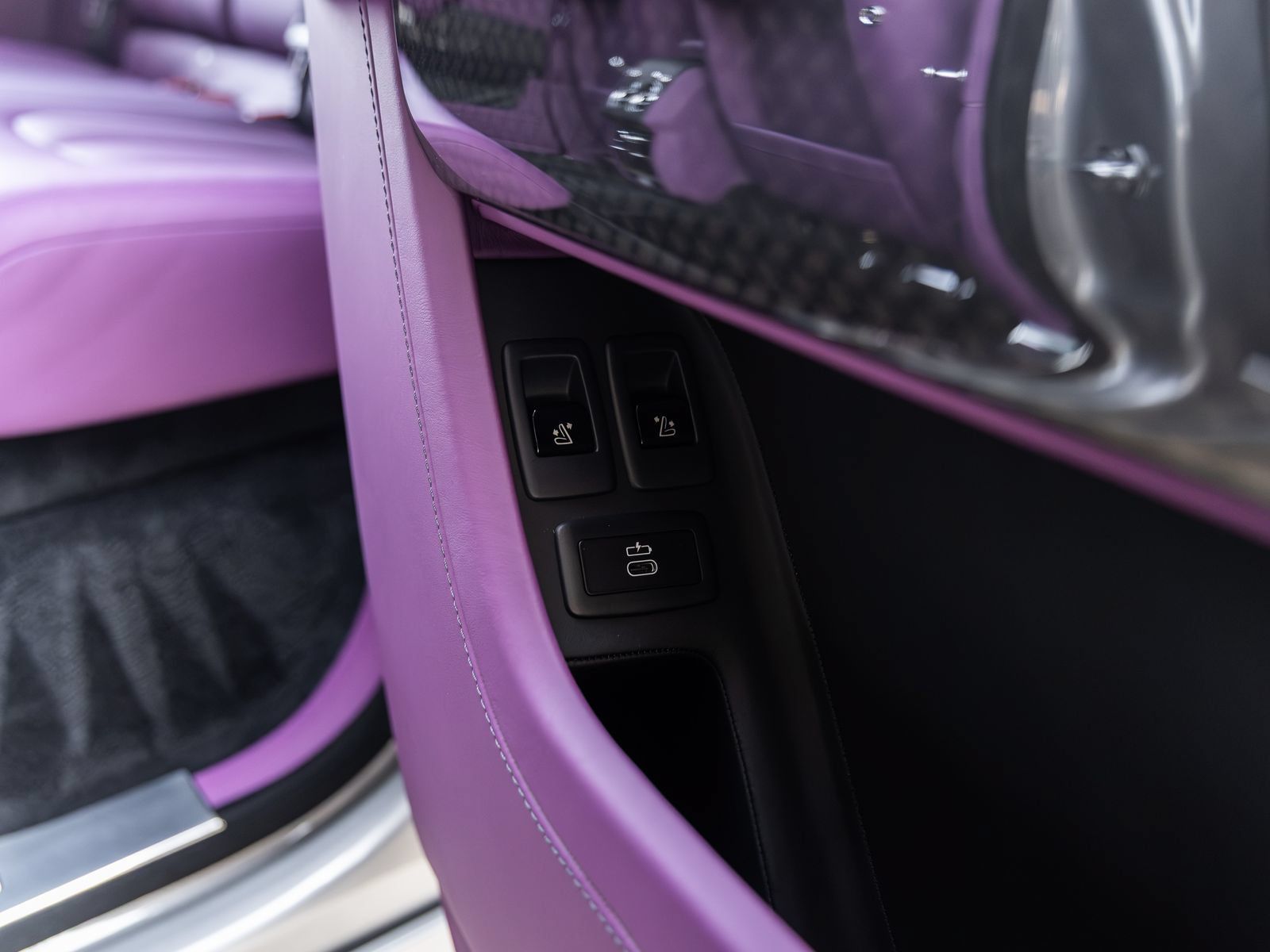 New 2027 Rolls-Royce Cullinan Black Badge AWD/4WD image 45