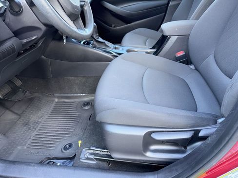 Used 2022 Toyota Corolla LE image 12