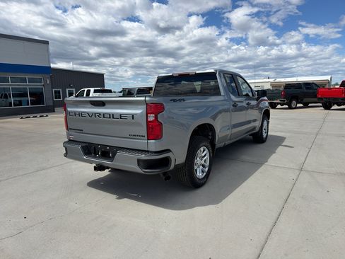 Used 2024 Chevrolet Silverado 1500 Custom w/ Dark Appearance Package AWD/4WD image 5