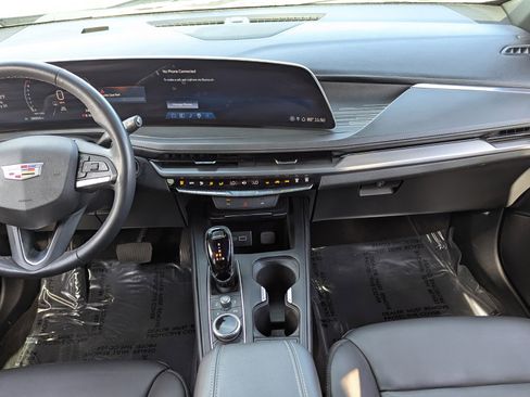 Certified 2024 Cadillac XT4 Premium Luxury image 17