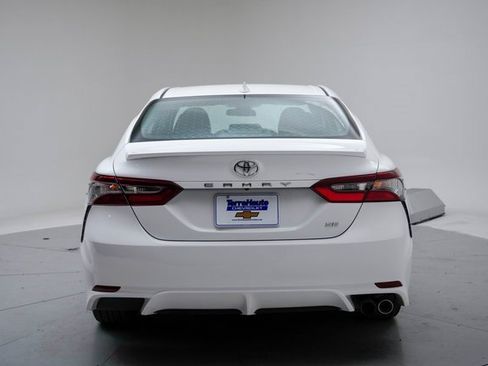 Used 2023 Toyota Camry SE image 5