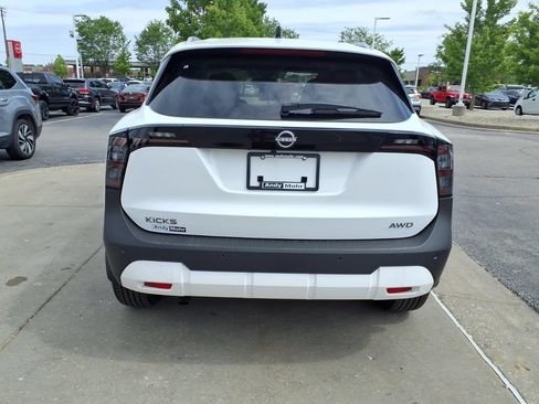 New 2026 Nissan Kicks SV w/ SV Premium Package AWD/4WD image 7