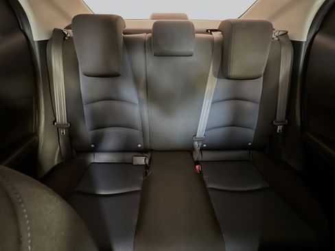 Used 2020 Toyota Yaris LE image 29