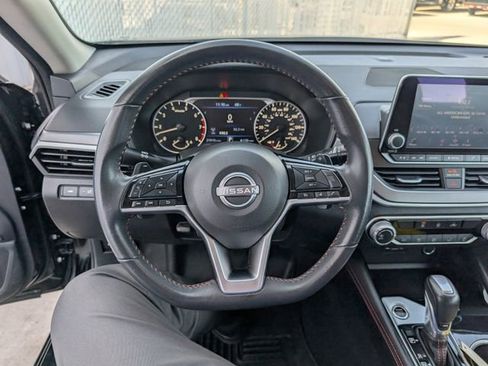 Used 2024 Nissan Altima 2.5 SR image 11