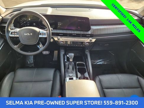 Used 2025 Kia Telluride SX w/ SX Captain's Chair Package image 11