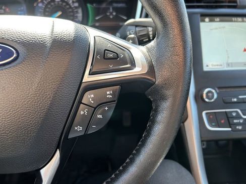 Used 2017 Ford Fusion SE w/ Fusion SE Technology Package image 31