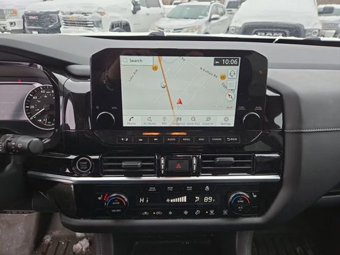 Used 2023 Nissan Pathfinder SL image 14