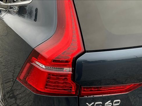 Used 2022 Volvo XC60 T8 Inscription w/ Advanced Package AWD/4WD image 31
