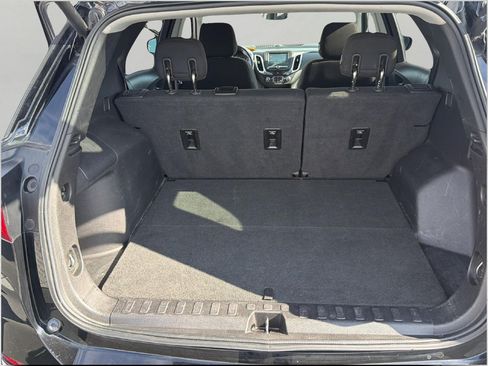 Used 2018 Chevrolet Equinox LT AWD/4WD image 25