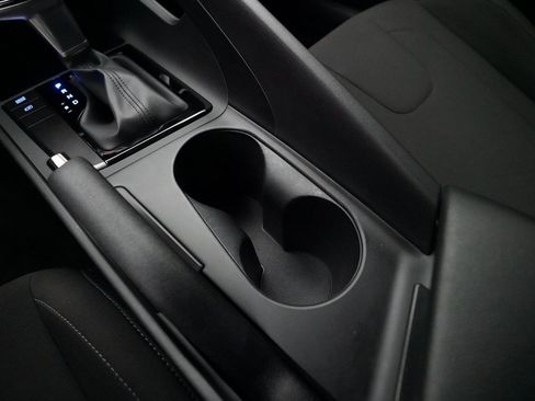 Used 2025 Hyundai Elantra Sport image 16