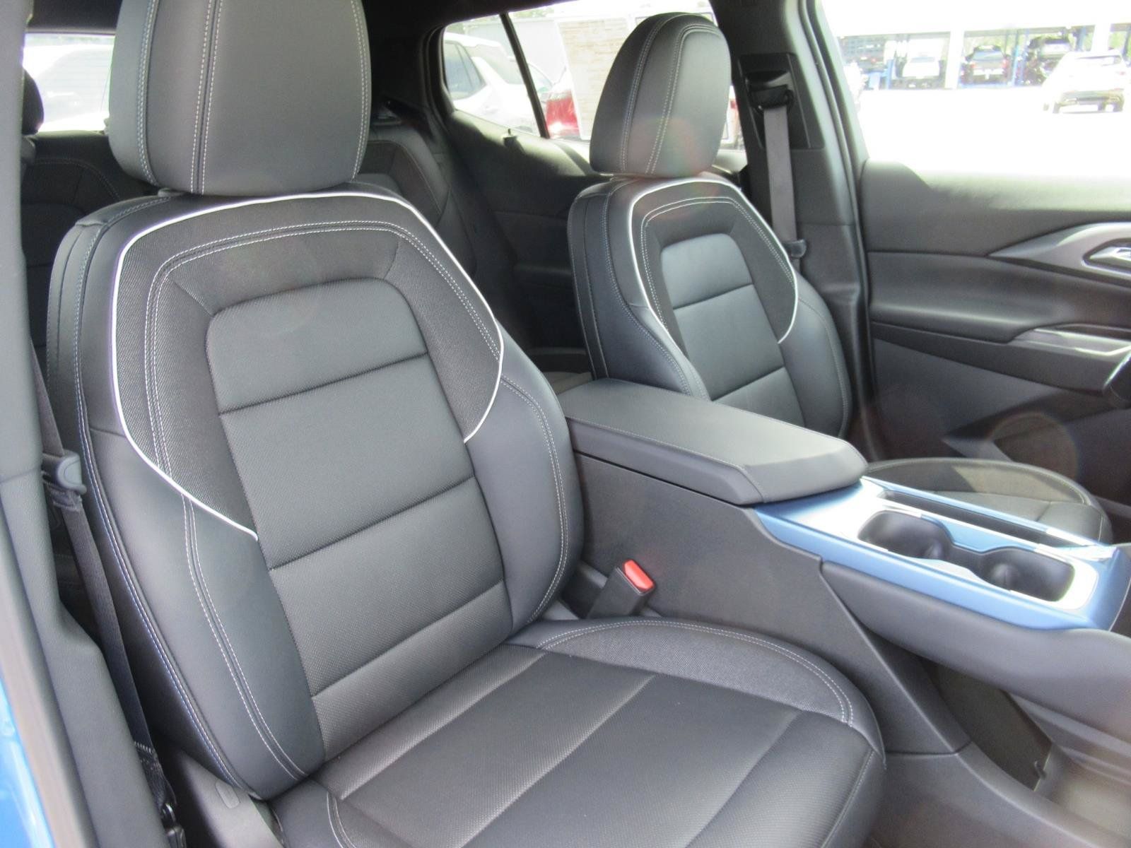 Used 2024 Chevrolet Equinox EV LT FWD image 9