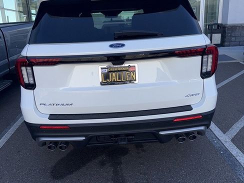 Used 2025 Ford Explorer Platinum w/ Ultimate Package image 8