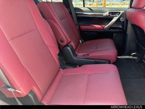 Used 2023 Lexus GX 460 Premium w/ Accessory Package image 32