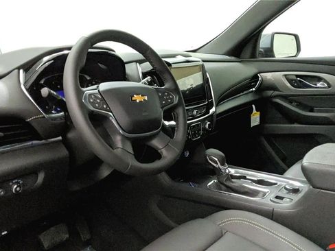 Used 2023 Chevrolet Traverse LT FWD image 16