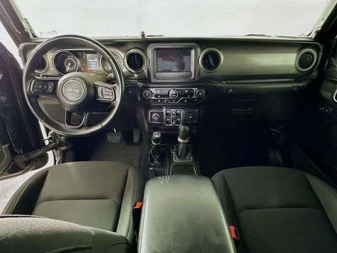 Used 2022 Jeep Gladiator Willys image 15