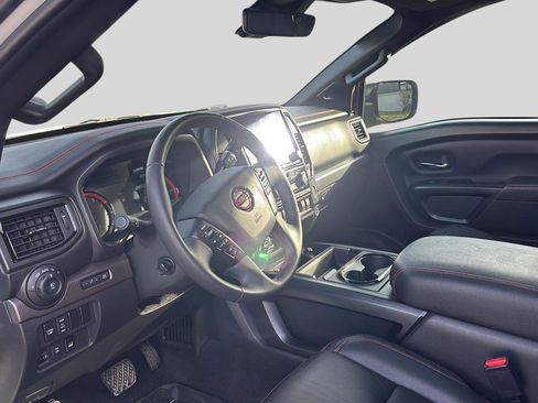 Used 2024 Nissan Titan PRO-4X w/ Pro-4x Convenience Package image 12