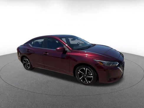 Used 2025 Nissan Sentra SV FWD image 2