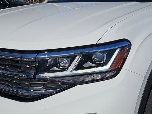 Certified 2022 Volkswagen Atlas SE image 10