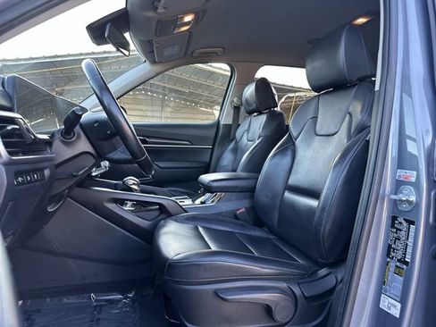 Used 2024 Kia Telluride LX FWD image 13