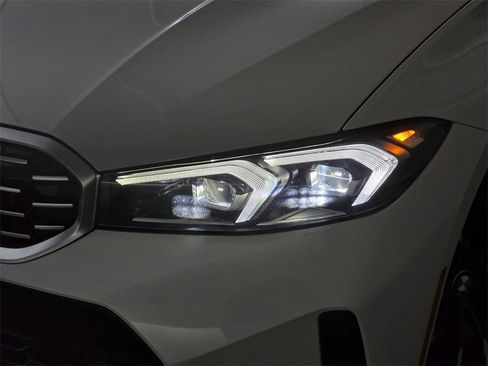 Used 2023 BMW M340i xDrive w/ Premium Package image 32