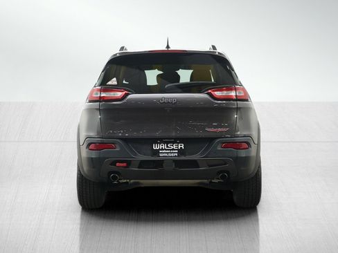 Used 2017 Jeep Cherokee Trailhawk w/ Cold Weather Group AWD/4WD image 4