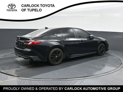 Used 2025 Toyota Camry SE w/ Convenience Package image 3