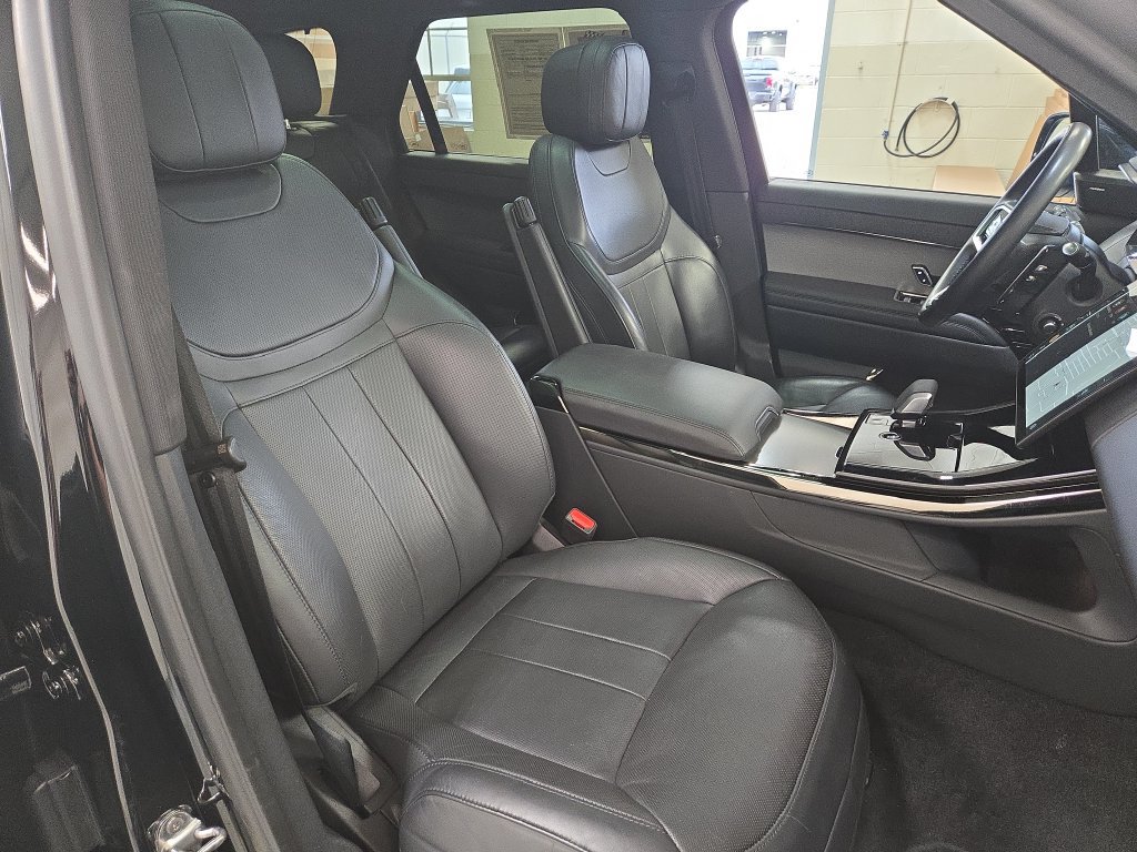 Used 2025 Land Rover Range Rover Sport SE AWD/4WD image 23