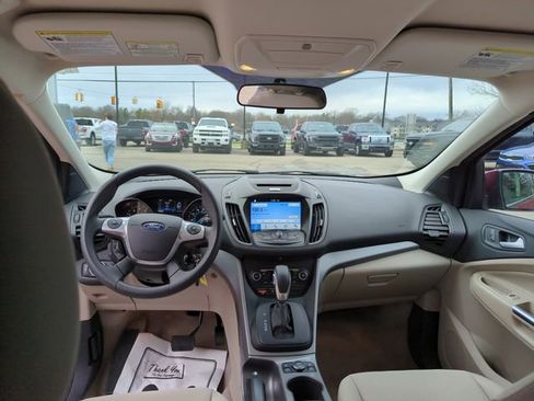 Used 2016 Ford Escape SE w/ Equipment Group 201A FWD image 40