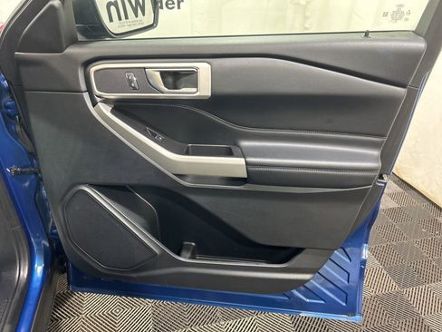 Used 2020 Ford Explorer XLT w/ Equipment Group 202A image 10