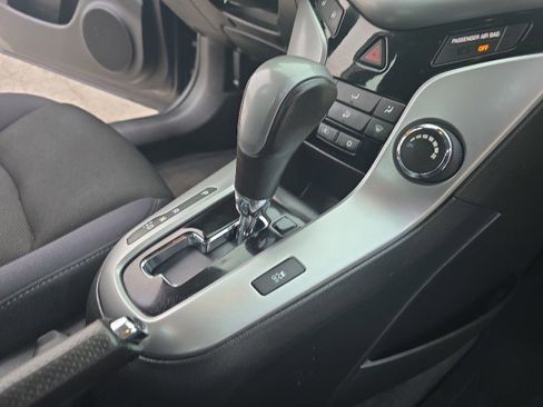 Used 2014 Chevrolet Cruze LT image 44