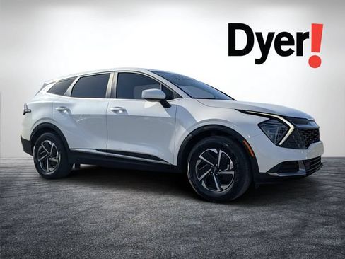 Certified 2025 Kia Sportage LX FWD image 1