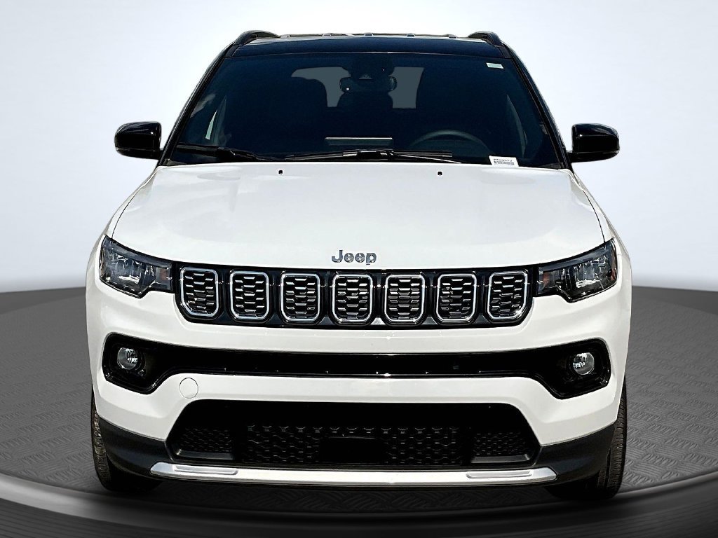 Used 2025 Jeep Compass Limited AWD/4WD image 2