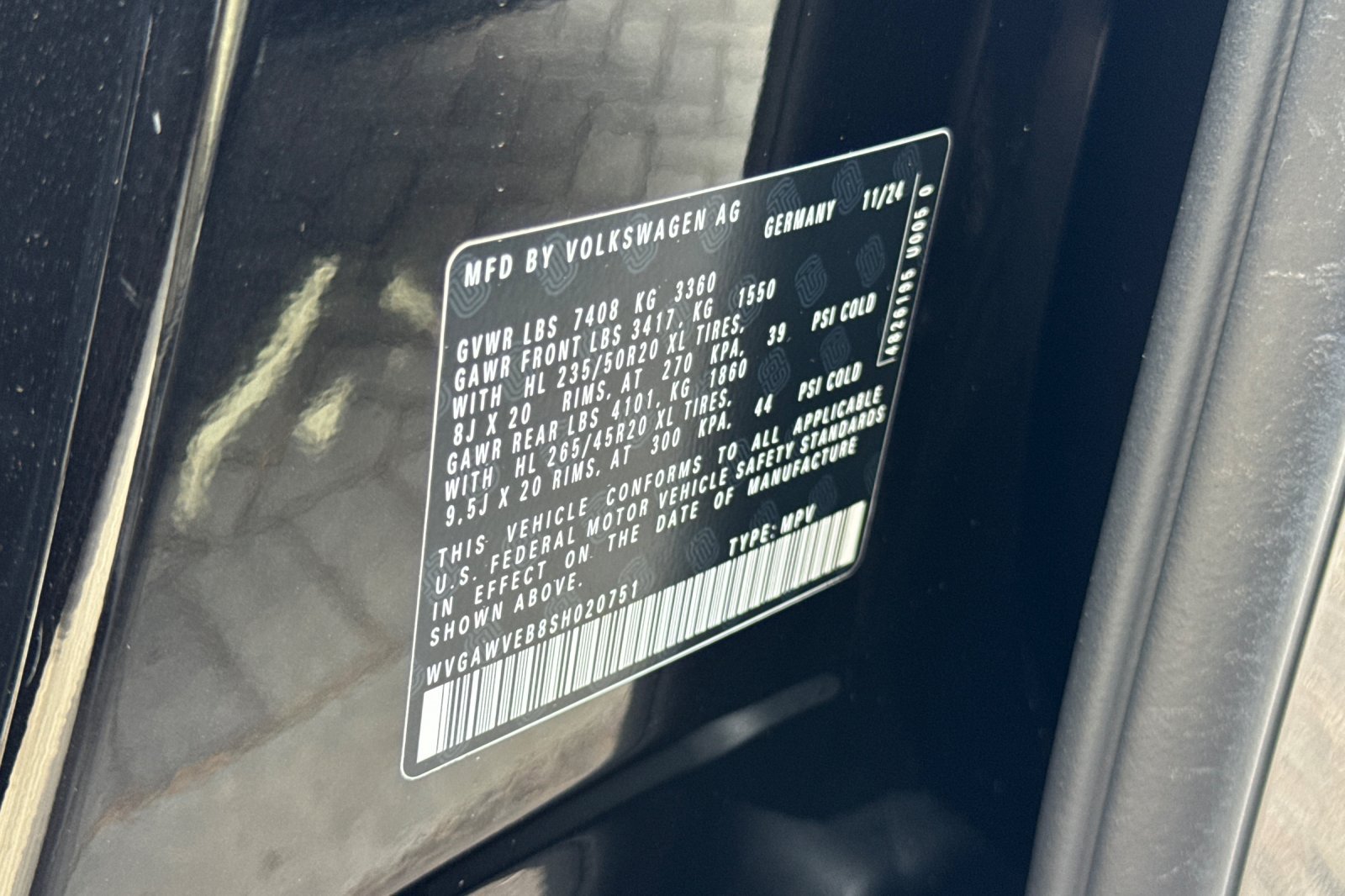 Used 2025 Volkswagen ID. Buzz Pro S RWD image 30