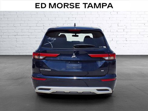 Used 2024 Mitsubishi Outlander SE AWD/4WD image 4